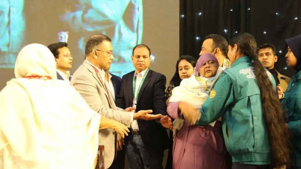 গণঅভ্যুত্থানে ক্ষতিগ্রস্তদের পরিবারের সঙ্গে তারেক রহমানের মতবিনিময়