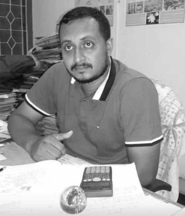 ঠিকাদারদের নীরব ক্ষোভ, ভয়ের সংস্কৃতি অফিসজুড়ে