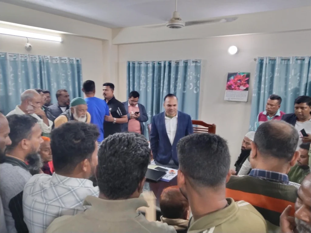 জনস্বাস্থ্য বিভাগে দুর্নীতির অভিযোগ, অপসারণের দাবিতে স্লোগান