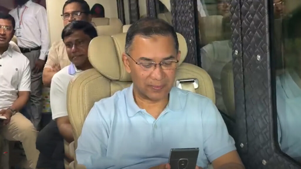 ময়মনসিংহের পথে প্রধানমন্ত্রী