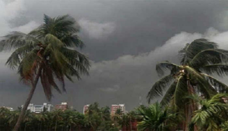 দুপুরের মধ্যেই ১০ অঞ্চলে বজ্রসহ ঝড়ের শঙ্কা