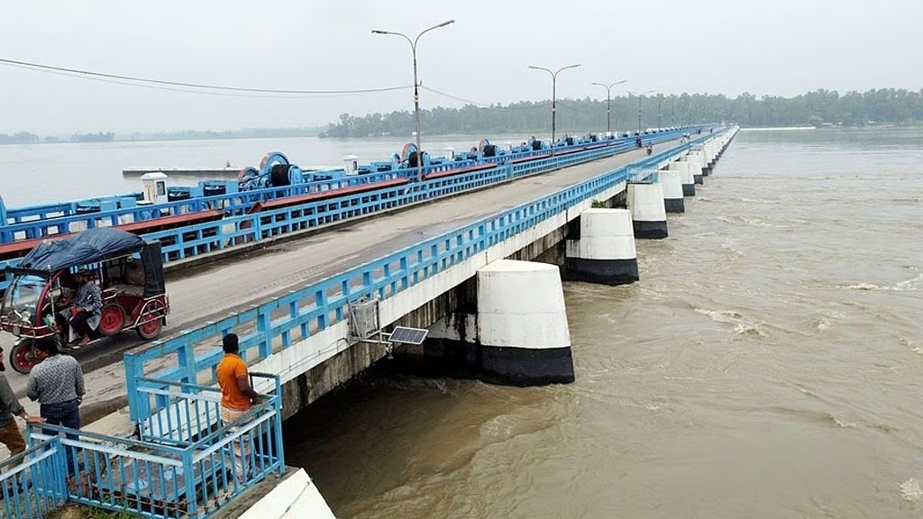 বিপৎসীমার কাছাকাছি তিস্তার পানি, খুলে দেওয়া হয়েছে সব জলকপাট