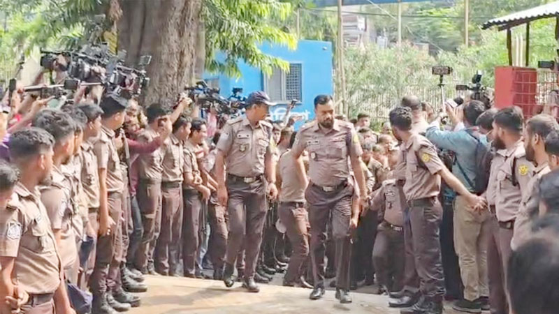 রামিসা হত্যা মামলার রায় ঘিরে আদালত প্রাঙ্গণে কড়া নিরাপত্তা জোরদার