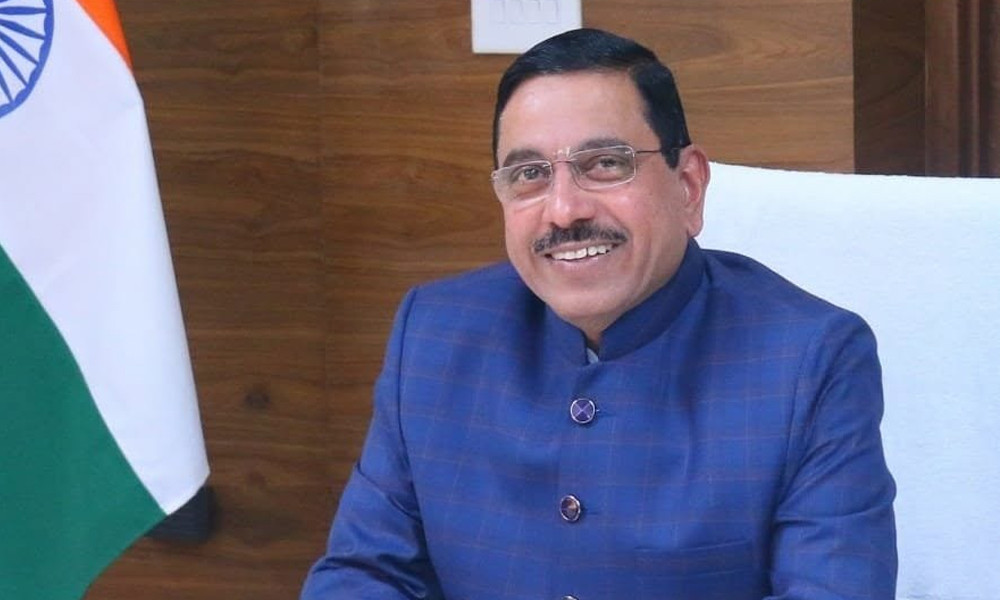 ভারতের নতুন কেন্দ্রীয় শিক্ষামন্ত্রী প্রহ্লাদ জোশী