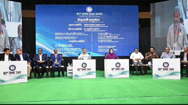 ‘আমার মাথায় হেলথ নেই, উনি আছেন’, স্ত্রীকে দেখিয়ে প্রধানমন্ত্রীর হাস্যরস!