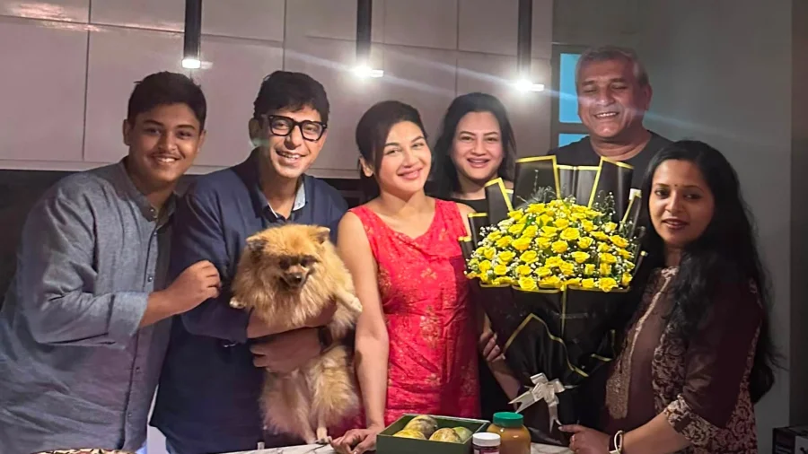 ‘তুমি আমাদের গর্ব’ জয়ার জন্মদিনে শুভেচ্ছা জানিয়ে চঞ্চল